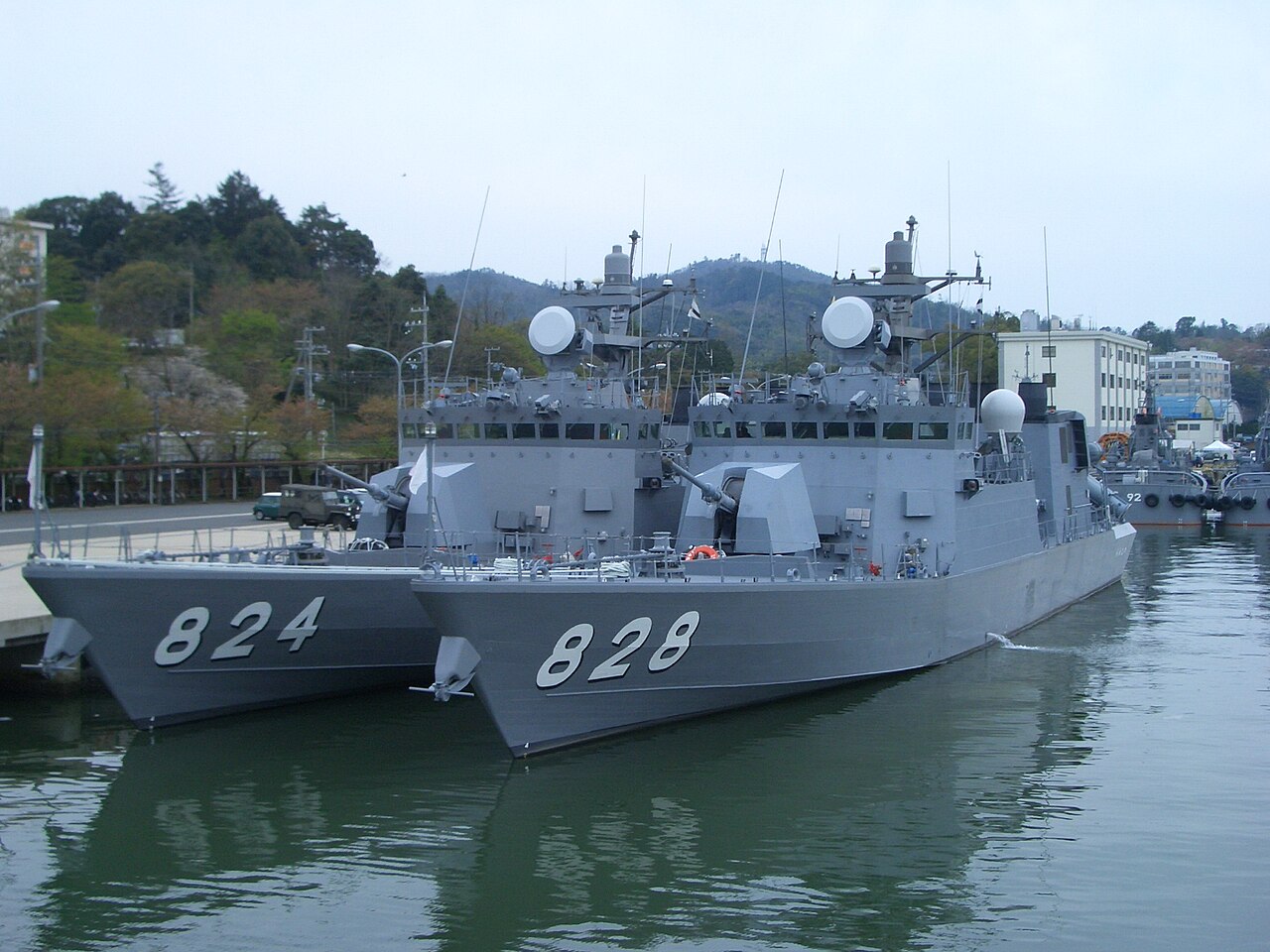 Hayabusa and Umitaka.jpg